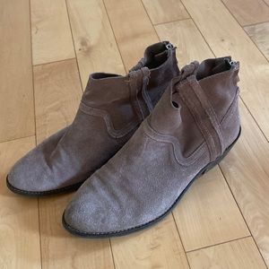 Dolce Vita suede Taupe ankle booties